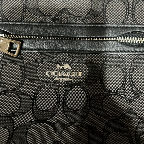 Black coach purse - Picture 3 of 12